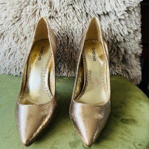 bebe gold pumps size 8